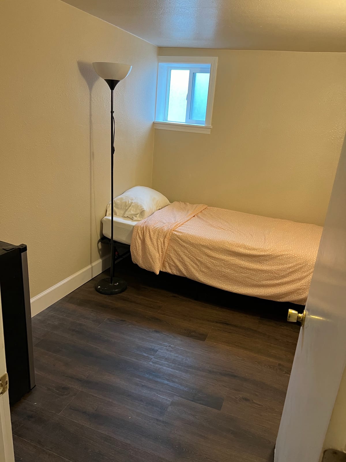 Small Private Room in Shared House